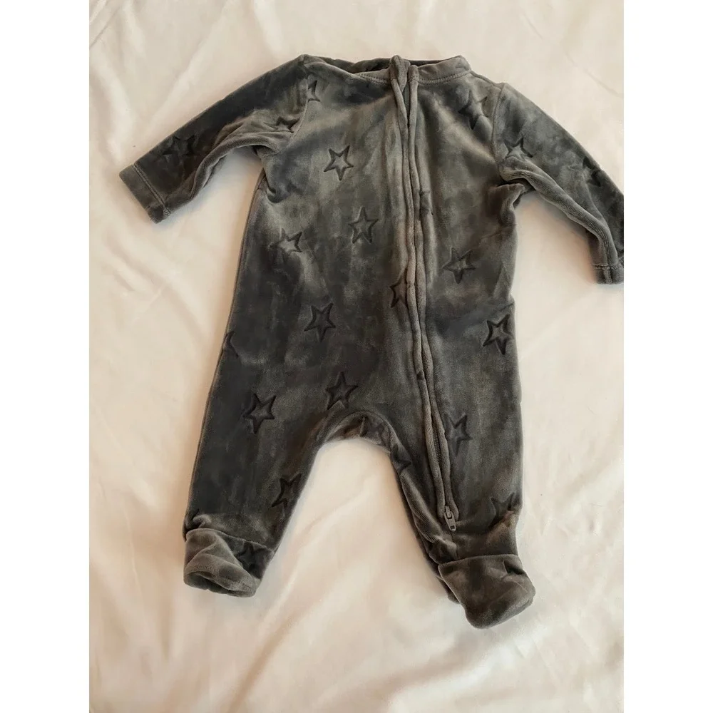 Old Navy Baby Velour Star Footed Sleeper Coverall Size 0-3M Gray